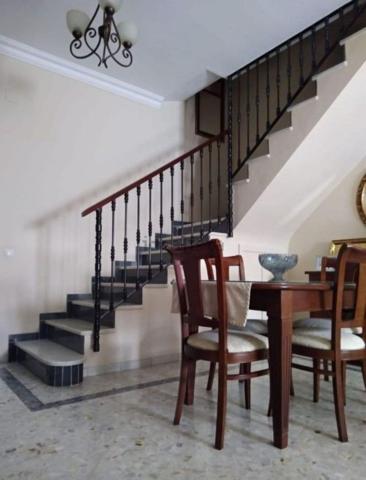 Chalet en venta en Dos Hermanas, Ibarburu photo 0