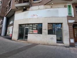 Local comercial en venta en Avilés, Avilés photo 0