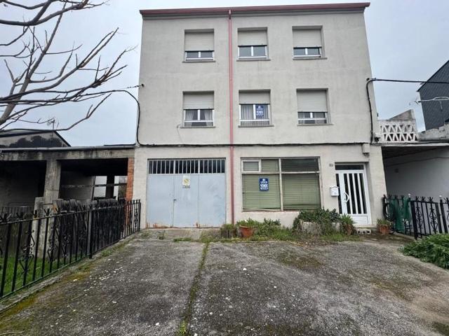 Edificio en venta en Ponferrada, Flores de Sil photo 0
