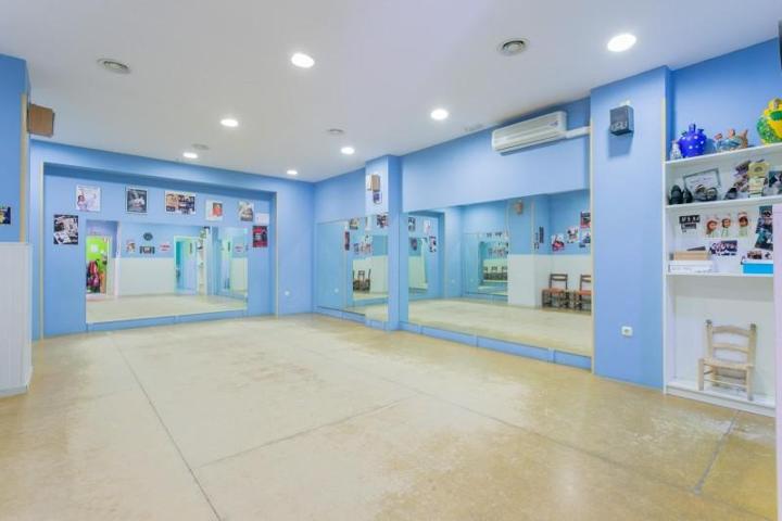 Local comercial en venta en Cúllar Vega, Vega de granada zona noroeste photo 0