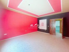 Chalet en venta en Priego de Córdoba, Calle Topacio, 14800 photo 0