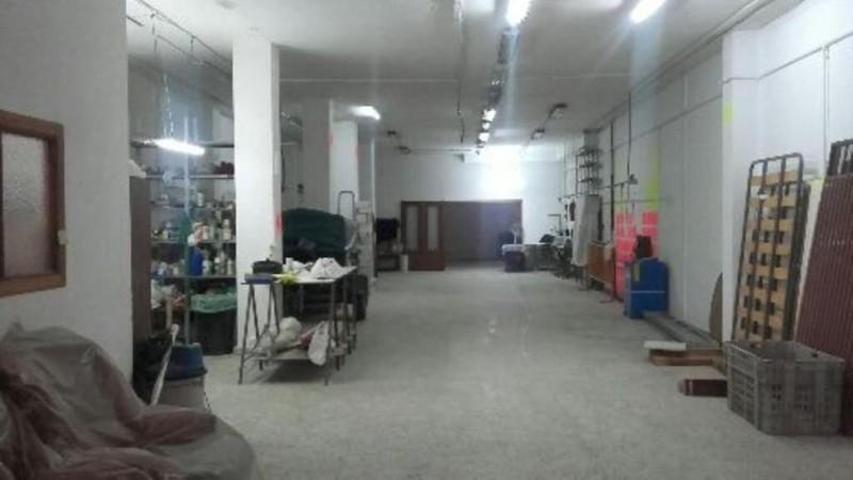 Local comercial en venta en Dúrcal photo 0