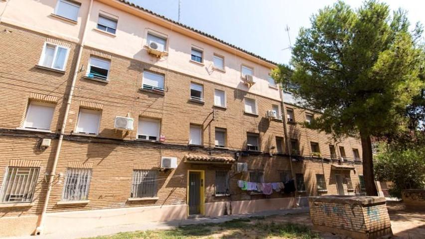 Piso en venta en Zaragoza, Las Fuentes photo 0
