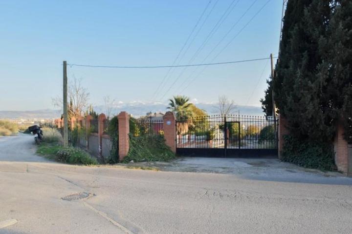 Chalet en venta en Atarfe, Atarfe photo 0