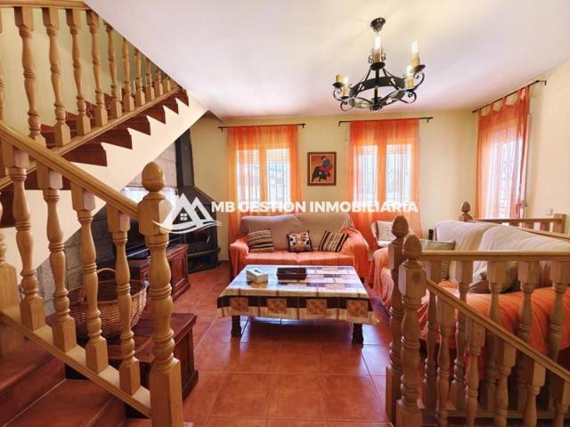 Chalet en venta en El Hoyo de Pinares photo 0