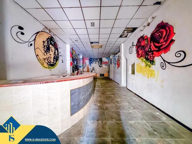 Local comercial en venta en Torrevieja, Playa de los locos photo 0