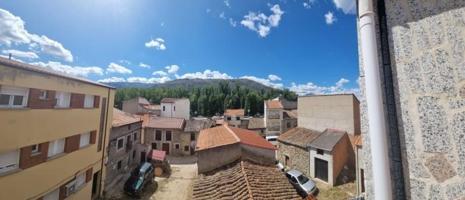 Chalet en venta en Navaluenga photo 0