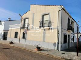 Adosada en venta en Pueblonuevo del Guadiana photo 0