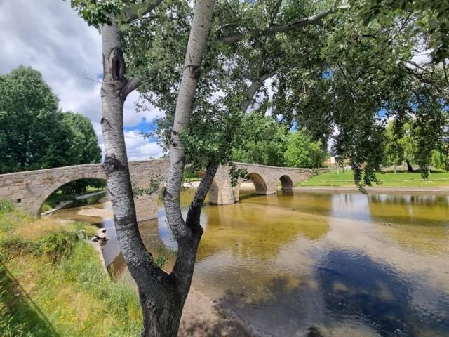 Adosada en venta en Navaluenga photo 0