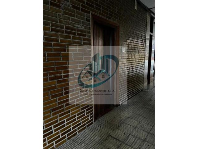 Local comercial en venta en Portugalete photo 0