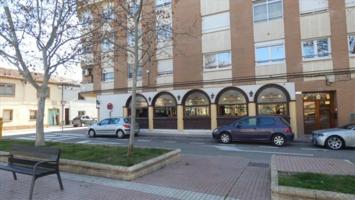 Local comercial en venta en Monzalbarba, Centro photo 0