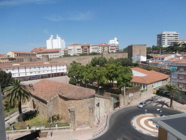 Piso en venta en Plasencia, Avenida la Salle, 10600 photo 0