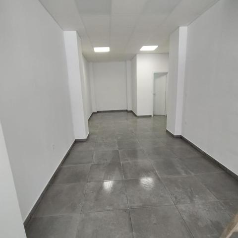 Local comercial en venta en Torrevieja, Torrevieja photo 0