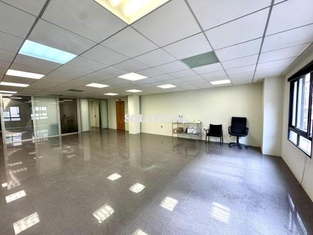 Oficina en venta en Orihuela, Avda. Teodomiro photo 0