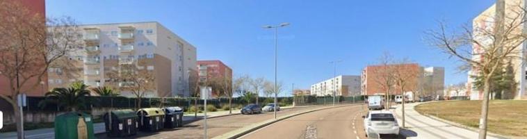 Adosada en venta en Valdelacalzada, Extremadura photo 0