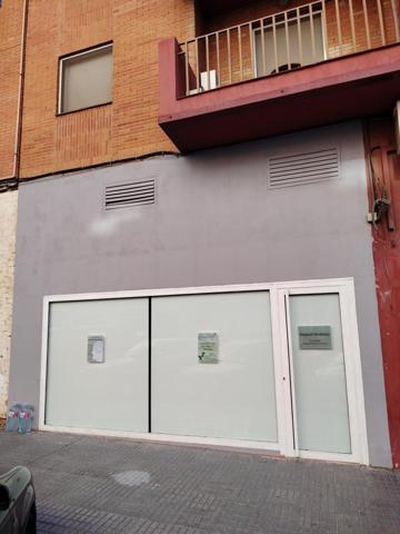 Local comercial en venta en Badajoz, Valdepasillas photo 0