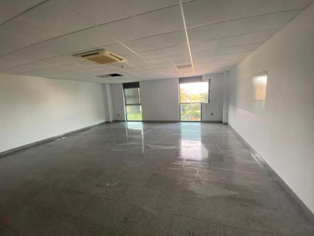 Oficina en venta en Dos Hermanas, Calle Gabriel Miró, 41704 photo 0