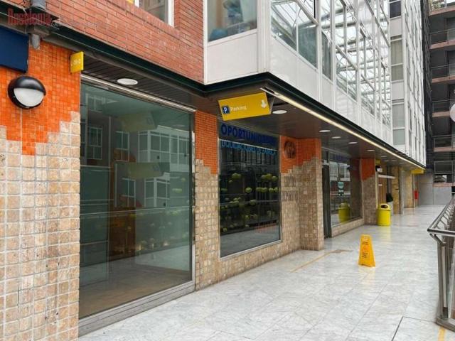 Local comercial en venta en Santiago de Compostela, Santiago de Compostela photo 0