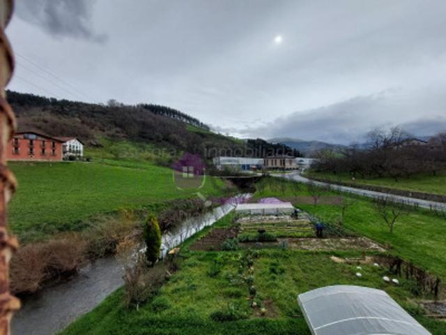 Edificio en venta en Zaldibia photo 0