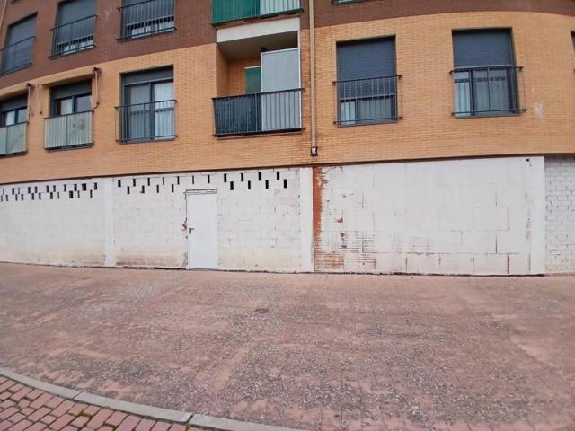 Local comercial en venta en Cuéllar, Santa clara photo 0