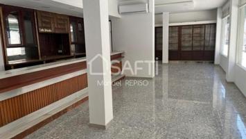 Local comercial en venta en Montilla photo 0
