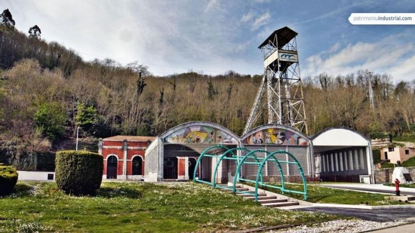 Adosada en venta en Langreo, Nalón photo 0