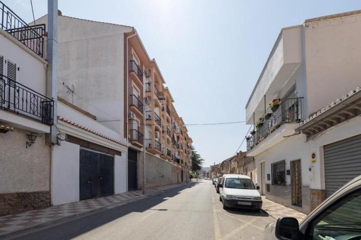 Piso en venta en Pinos Puente, Vega de granada zona noroeste photo 0