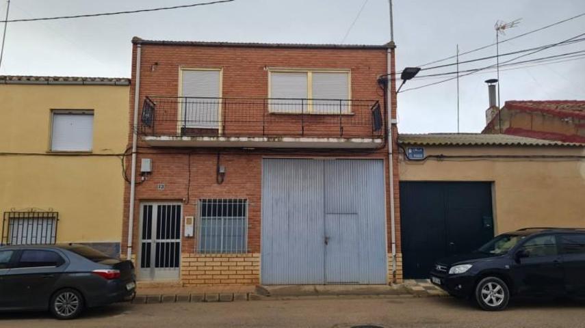 Casa con terreno en venta en Albacete photo 0