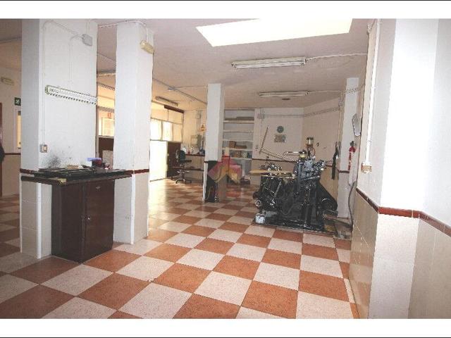 Local comercial en venta en Ronda, Centro photo 0