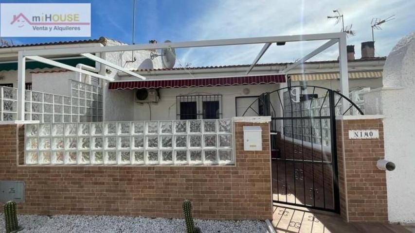 Adosada en venta en Guardamar del Segura, Pinomar photo 0