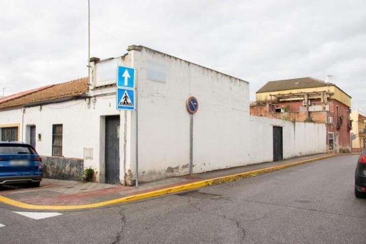 Terreno en venta en Dos Hermanas photo 0