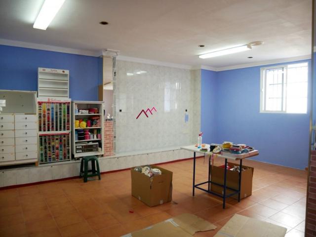 Local comercial en venta en Ubrique, CASCO ANTIGUO photo 0