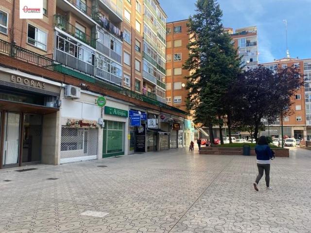 Local comercial en venta en Burgos, Gamonal photo 0