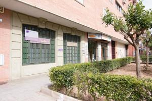 Local comercial en venta en Granada, Alcampo photo 0