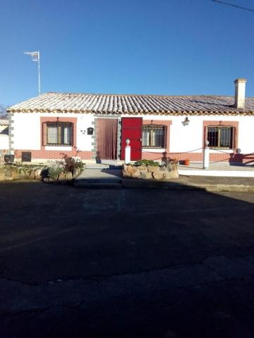 Casa en venta en Berrocal de Huebra, Centro photo 0