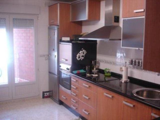 Apartamento en venta en Valencia de Don Juan, Centro photo 0