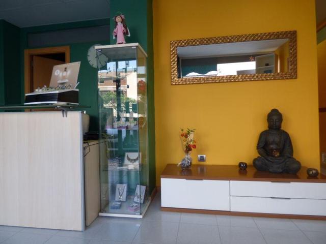 Local comercial en venta en Manresa, Font dels Capellans photo 0