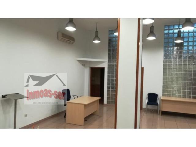 Local comercial en venta en Blanes photo 0