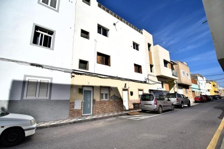 Piso en venta en Agüimes, Cruce de Arinaga photo 0