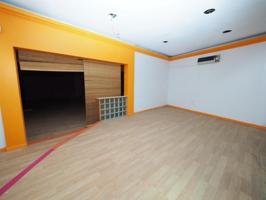 Local comercial en venta en Castellar del Vallès, EIXAMPLE photo 0