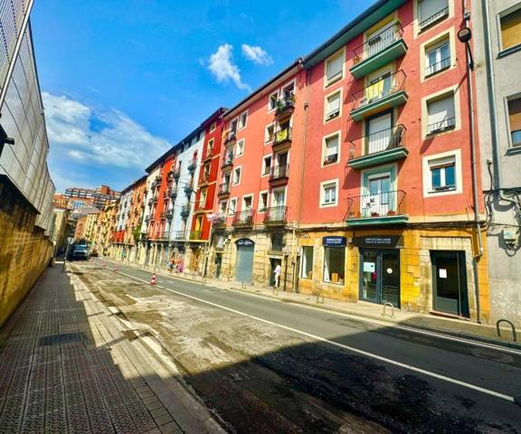 Piso en venta en Bilbao, Atxuri photo 0