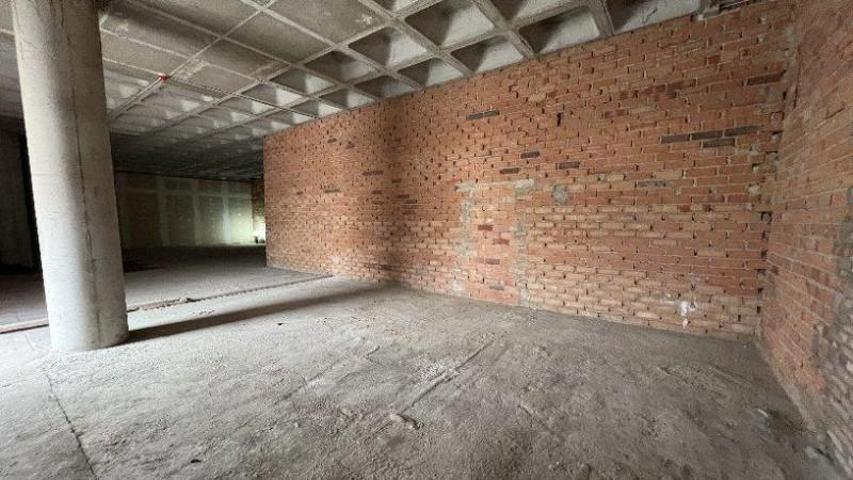 Local comercial en venta en Utrera, AVDA GENERAL GIRALDEZ photo 0