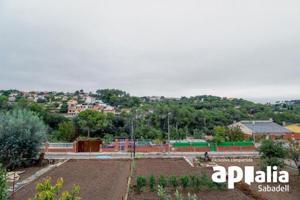 Terreno en venta en Rubí, Can Solà photo 0