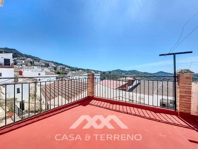 Casas de pueblo en venta en Canillas de Albaida photo 0