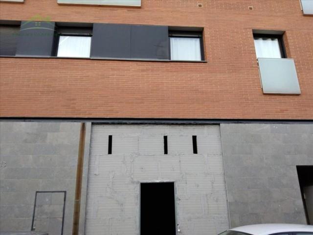 Local comercial en venta en Vilafranca del Penedès photo 0