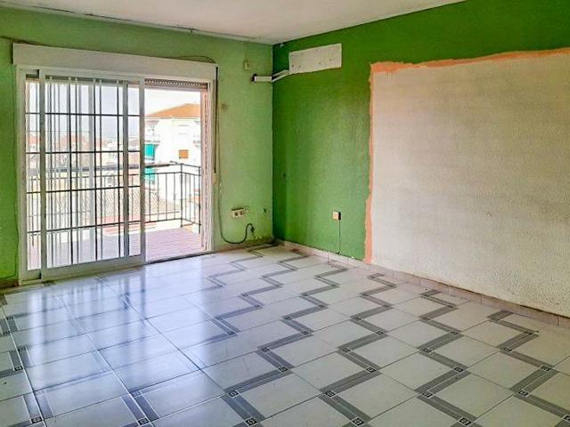 Piso en venta en Maracena, Centro photo 0