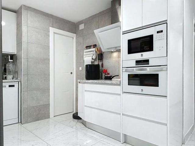 Piso en venta en Jaén photo 0