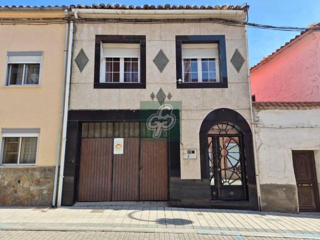 Casa en venta en Benavente photo 0