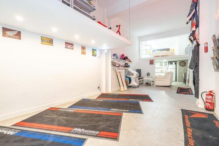 Local comercial en venta en Valencia, Mont-Olivet photo 0