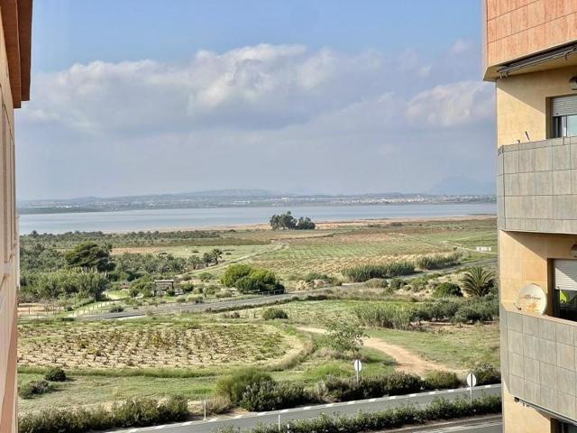 Apartamento en venta en Torrevieja, La Mata photo 0